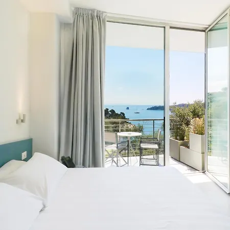 Cristallo Park 4*