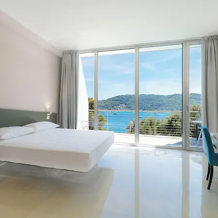 ホテル Cristallo Park ポルトヴェーネレ