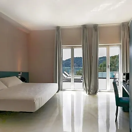 Cristallo Park 4*