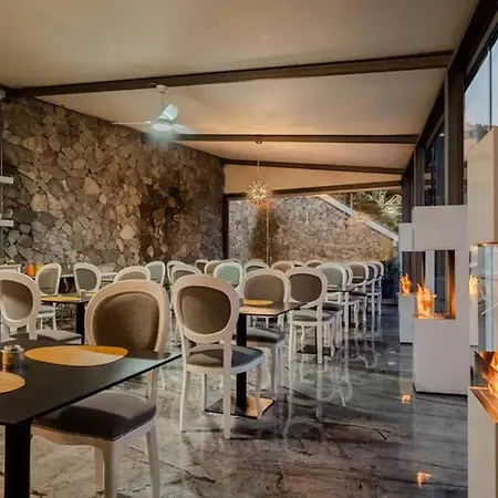 Cristallo Park 4*